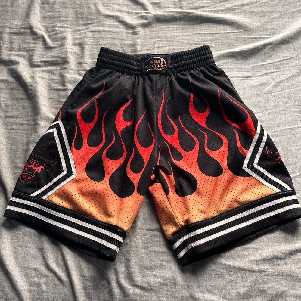Chicago Bulls Mitchell & Ness basketball shorts
